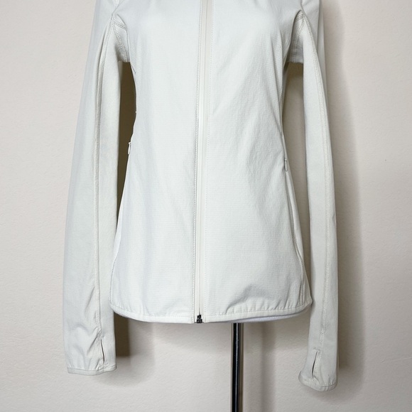 Banana Republic BR Standard Ripstop Hooded Zip Up Jacket in Sea Salt - Picture 4 of 14